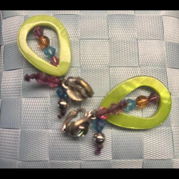 💎 Green Lucite Clip Earrings Drop Dangle Pink Blue Beads - Picture 5 of 7